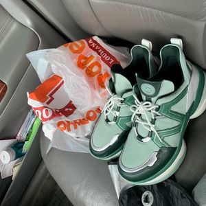 Platform stylist green